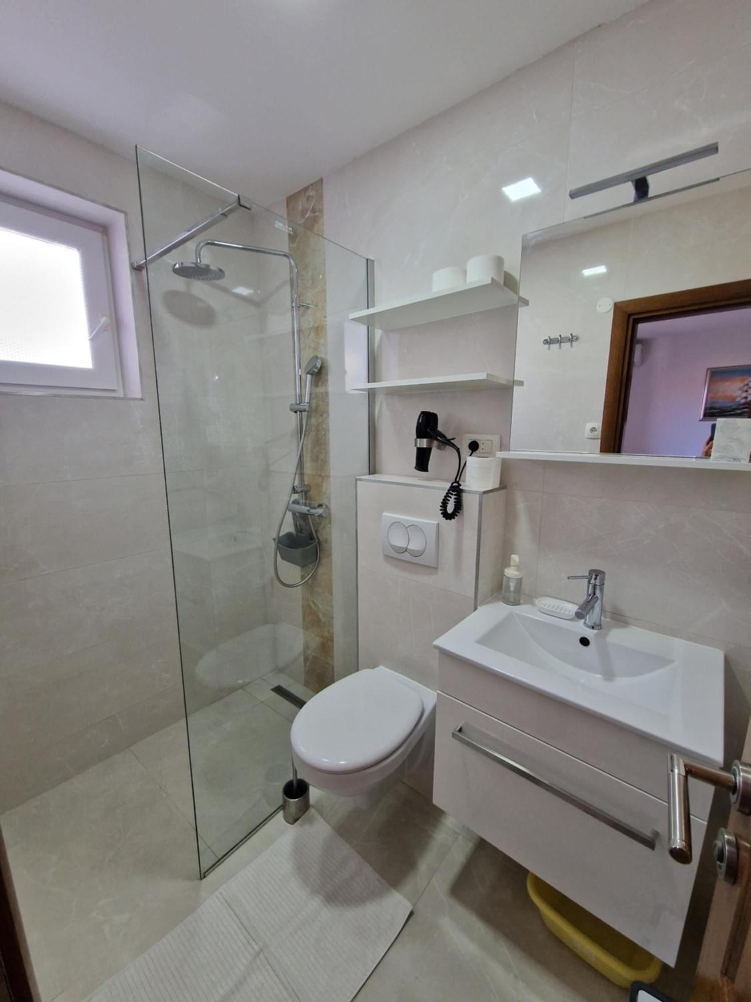 Apartments Saric Baska Voda Luaran gambar