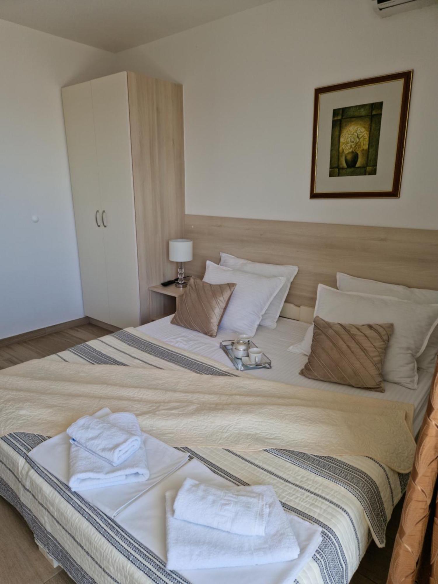 Apartments Saric Baska Voda Luaran gambar