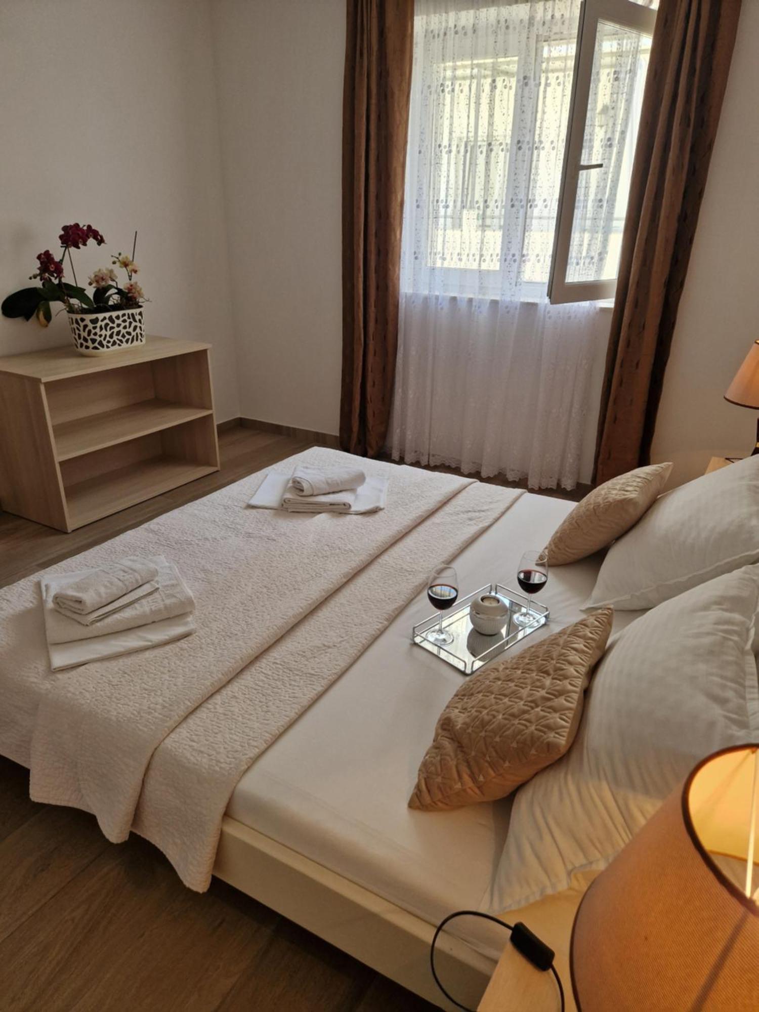 Apartments Saric Baska Voda Luaran gambar